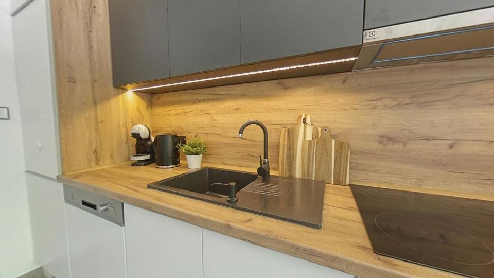 Meszes Apartman Kalocsa Exterior photo