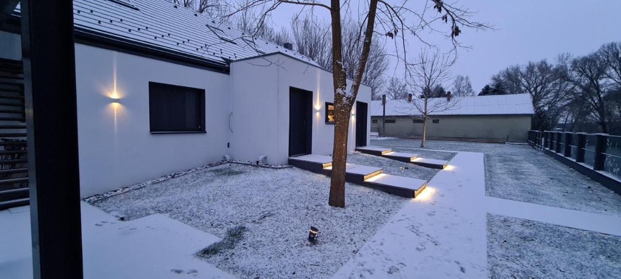 Meszes Apartman Kalocsa Exterior photo